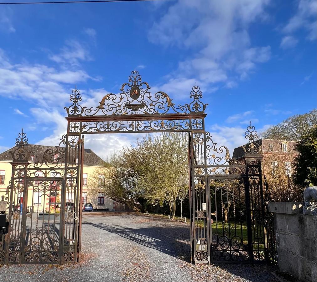 Bed and Breakfast Domaine Des Anges Avesnes-sur-Helpe Екстер'єр фото