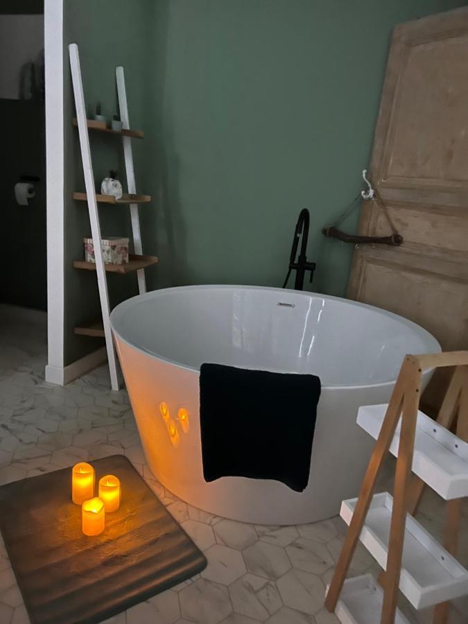 Bed and Breakfast Domaine Des Anges Avesnes-sur-Helpe Екстер'єр фото