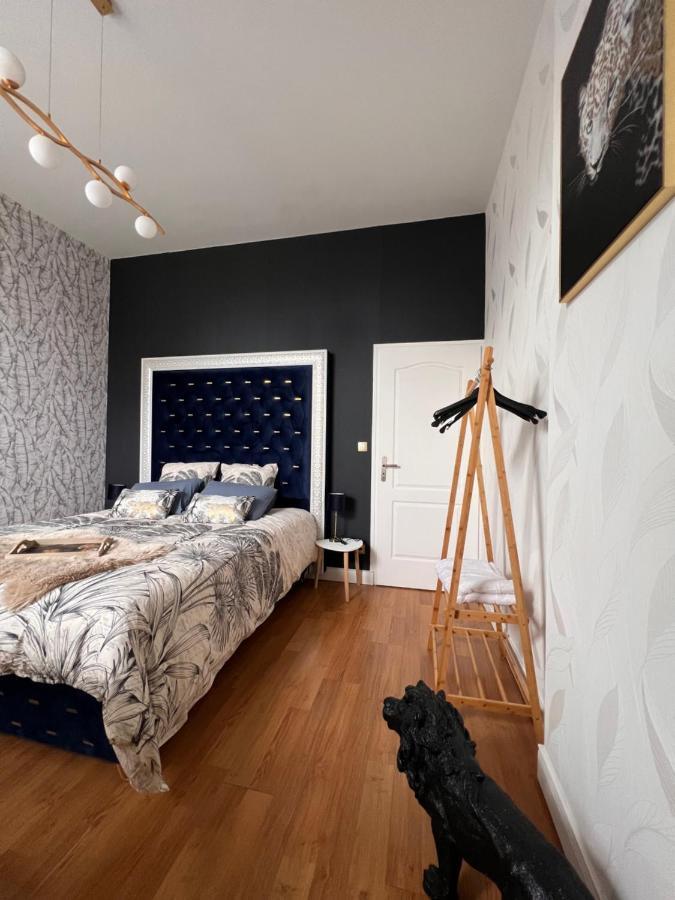 Bed and Breakfast Domaine Des Anges Avesnes-sur-Helpe Екстер'єр фото