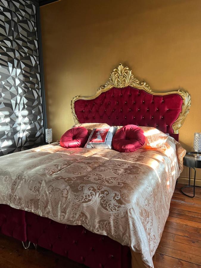 Bed and Breakfast Domaine Des Anges Avesnes-sur-Helpe Екстер'єр фото