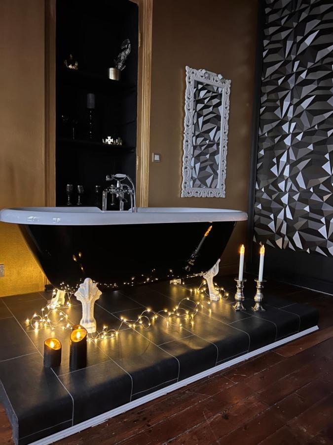 Bed and Breakfast Domaine Des Anges Avesnes-sur-Helpe Екстер'єр фото