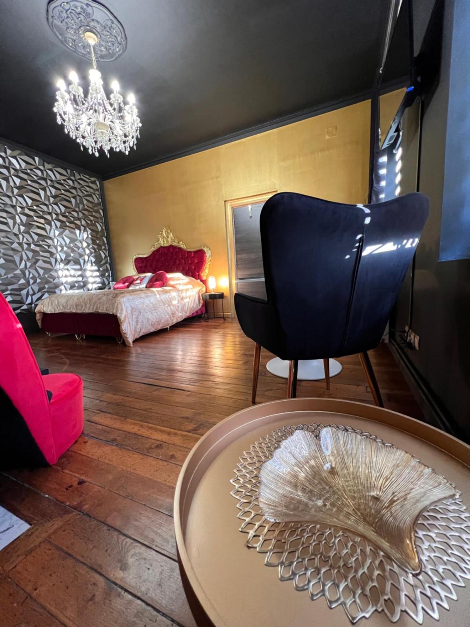 Bed and Breakfast Domaine Des Anges Avesnes-sur-Helpe Екстер'єр фото