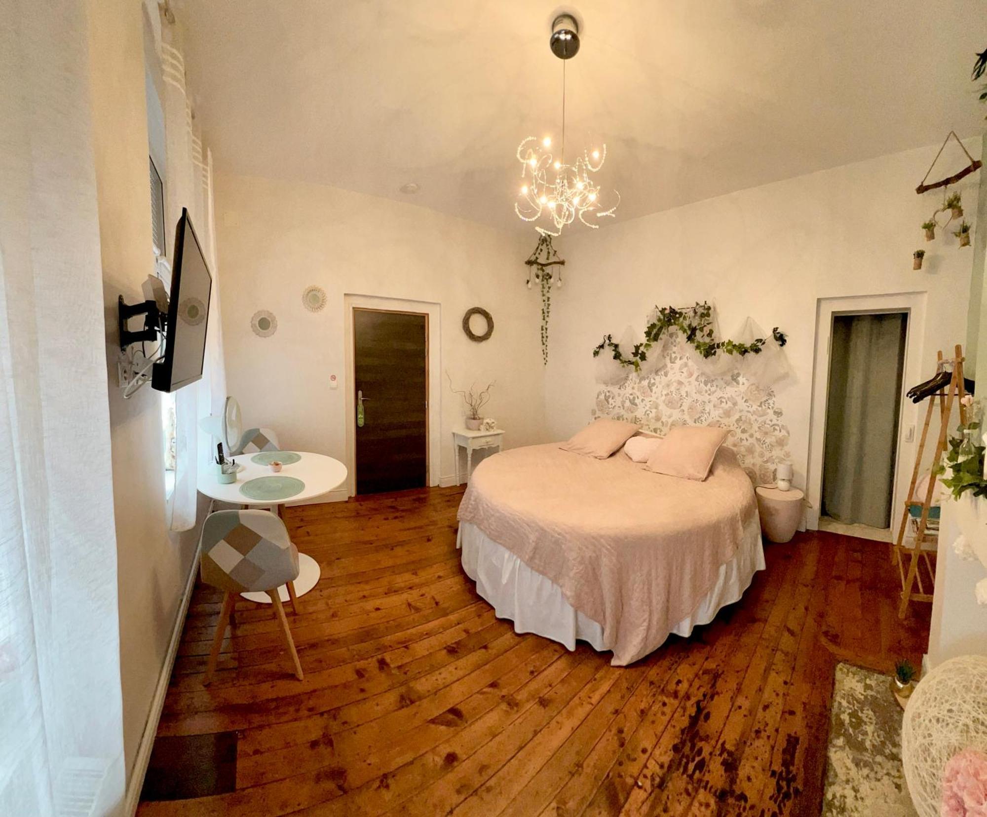 Bed and Breakfast Domaine Des Anges Avesnes-sur-Helpe Екстер'єр фото