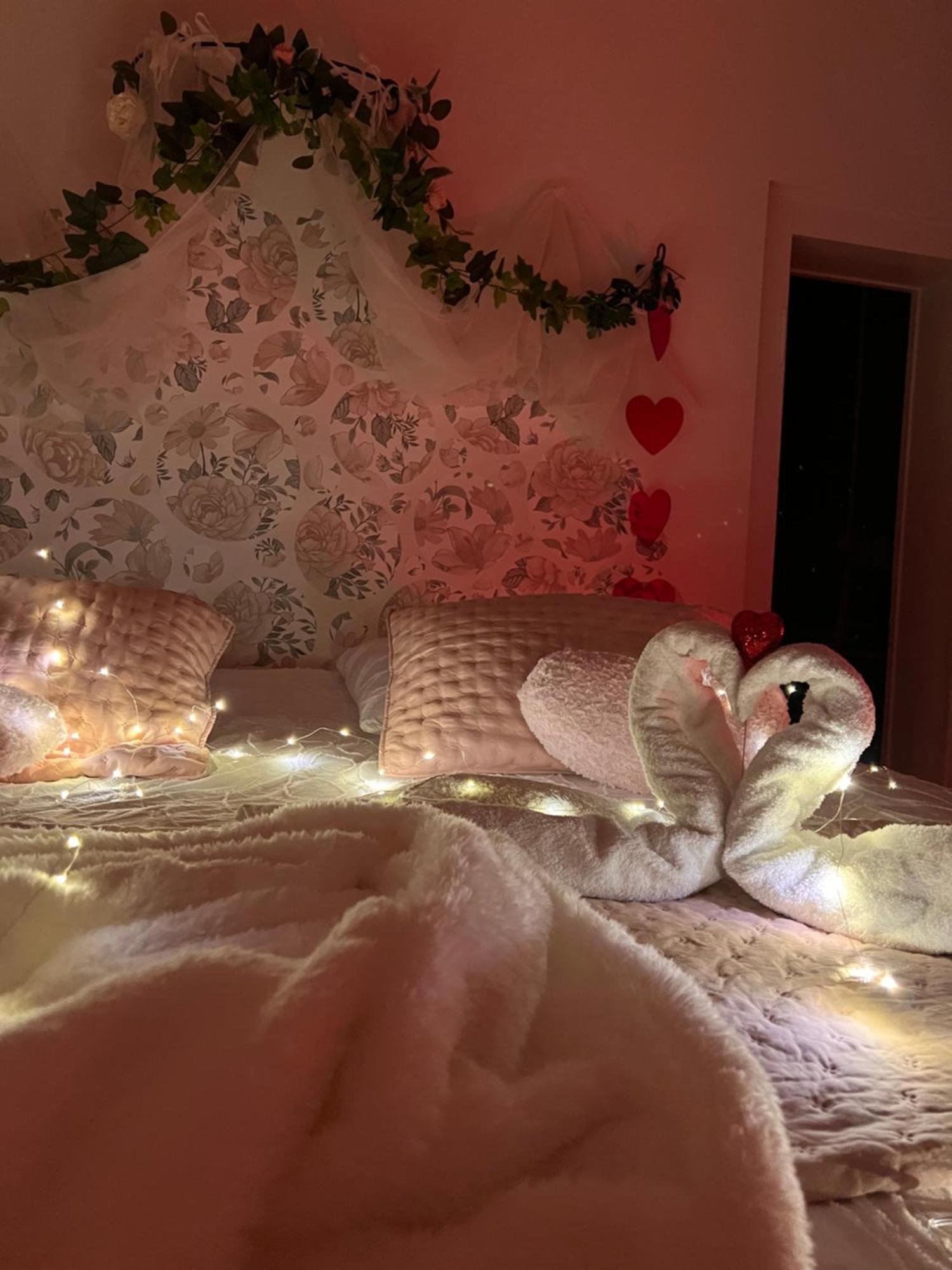 Bed and Breakfast Domaine Des Anges Avesnes-sur-Helpe Екстер'єр фото