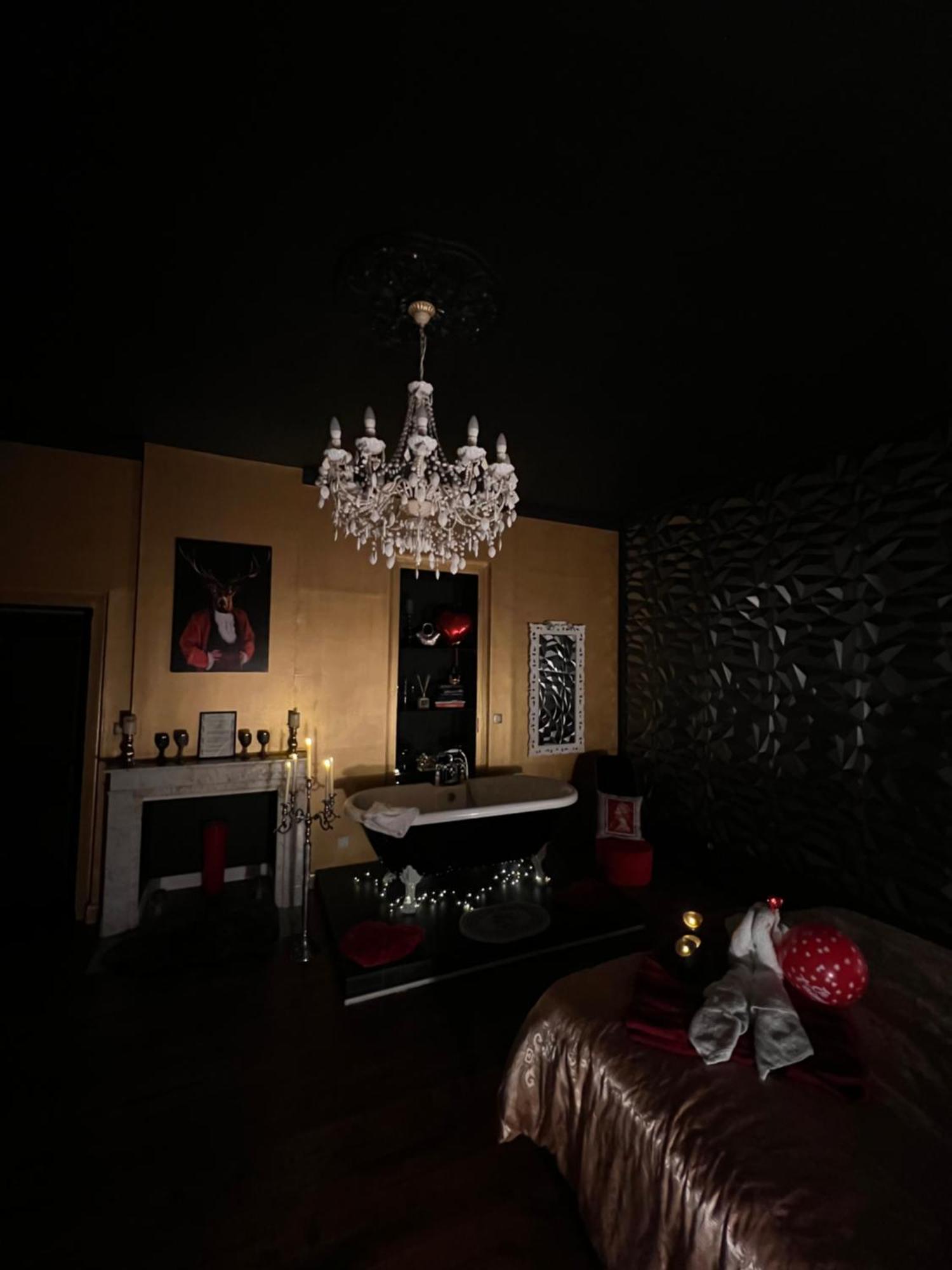 Bed and Breakfast Domaine Des Anges Avesnes-sur-Helpe Екстер'єр фото