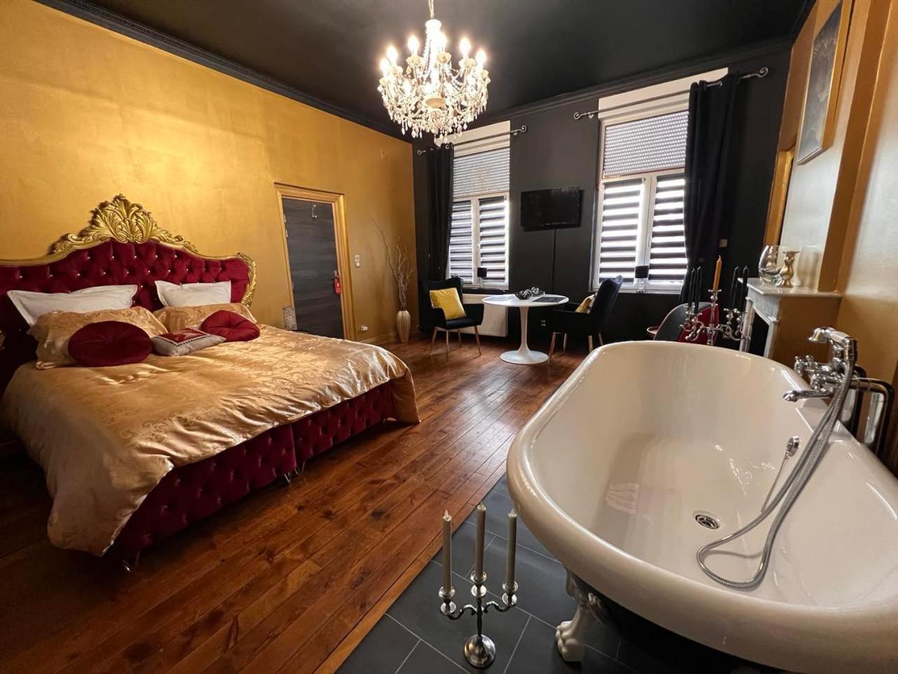 Bed and Breakfast Domaine Des Anges Avesnes-sur-Helpe Екстер'єр фото