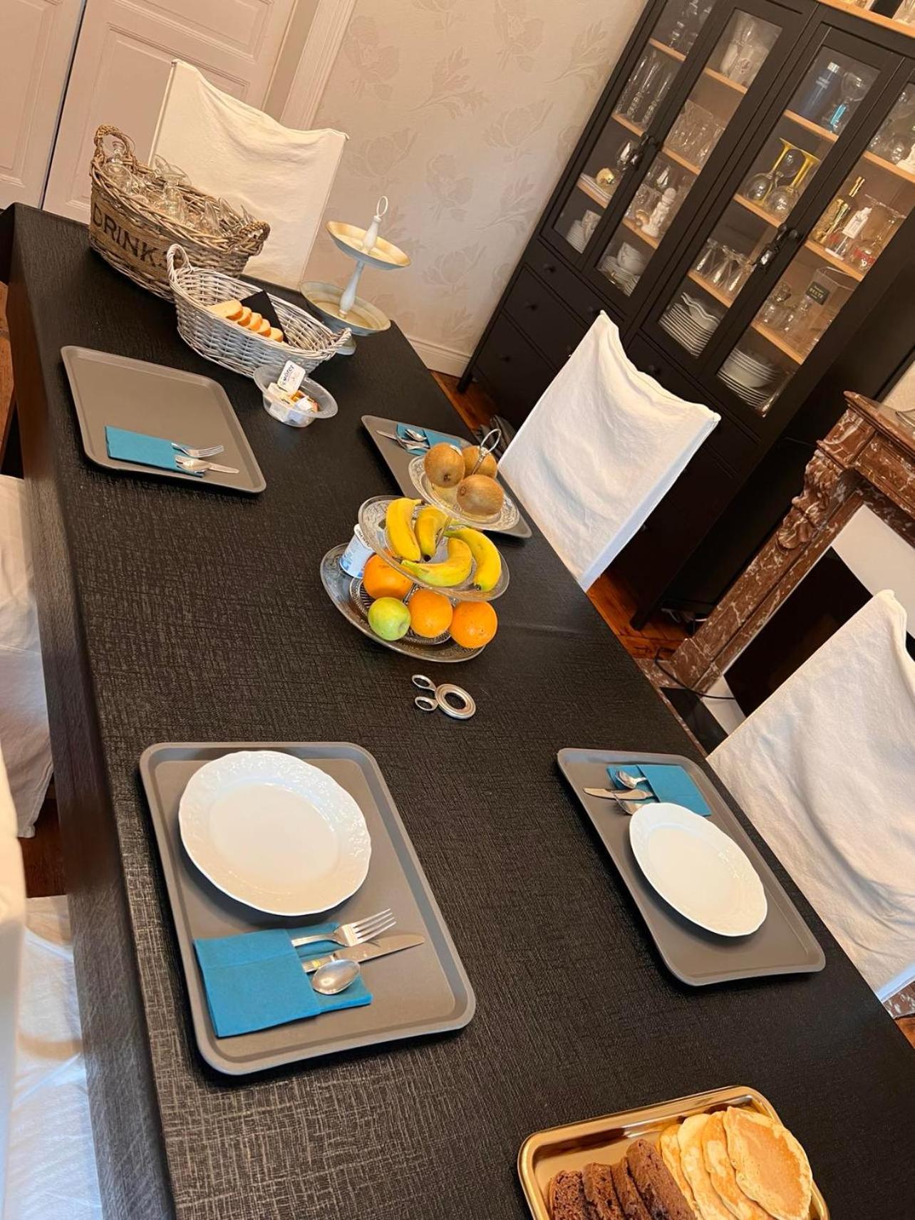 Bed and Breakfast Domaine Des Anges Avesnes-sur-Helpe Екстер'єр фото